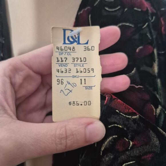 Rampage Vintage 1990s Deadstock Black & Red Floral Velvet Bolero Jacket Size 11 - Picture 5 of 5